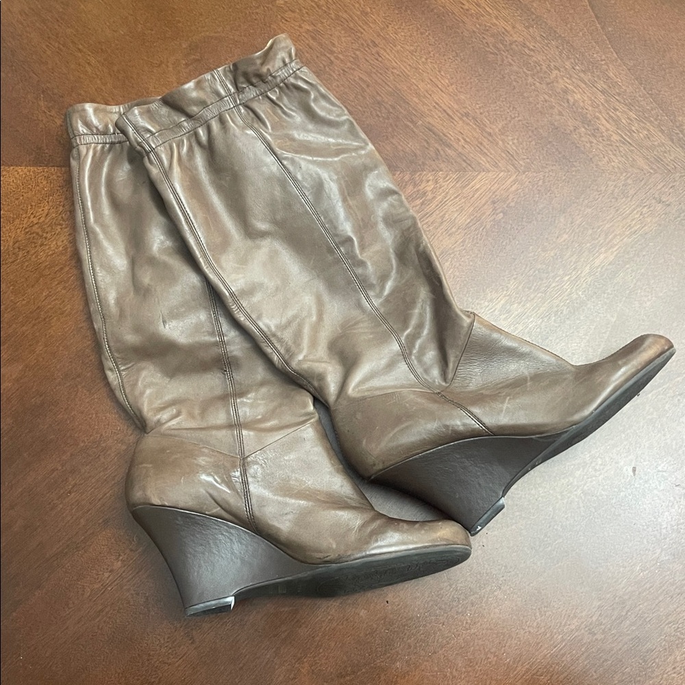 Kenneth Cole Women’s Dark Brown Leather Boots